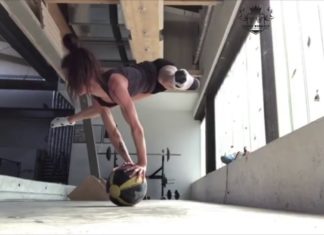Women Are Awesome – Female CALISTHENICS Motivation 2018